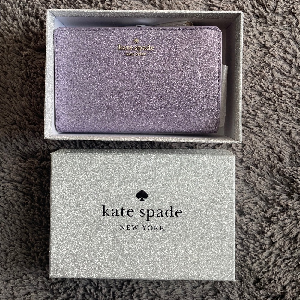 Kate Spade Wallet (New in box)